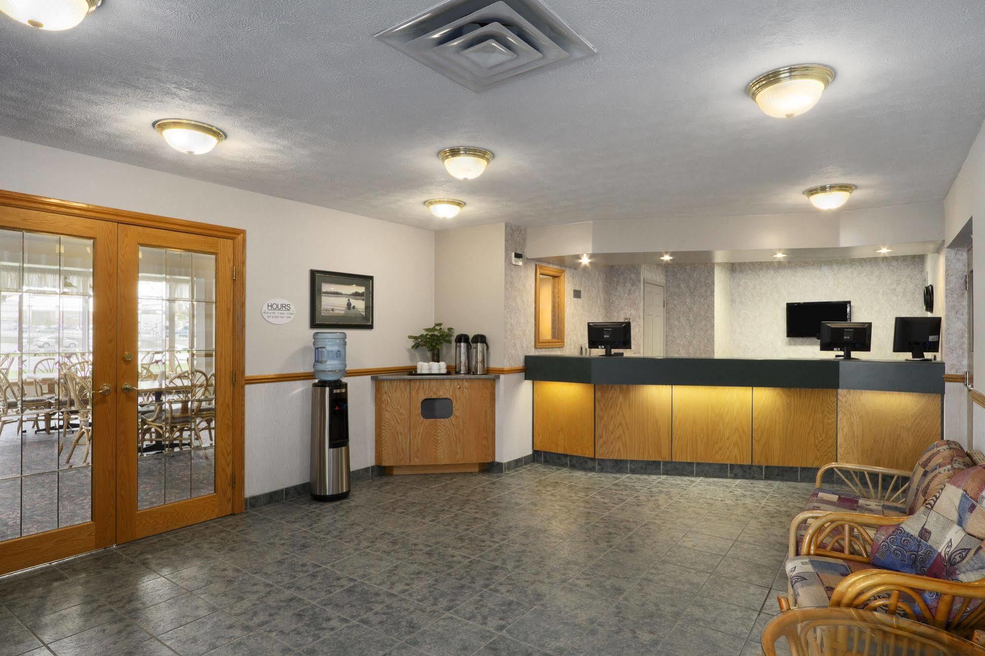 Super 8 By Wyndham Port Elgin Hotel Exterior foto