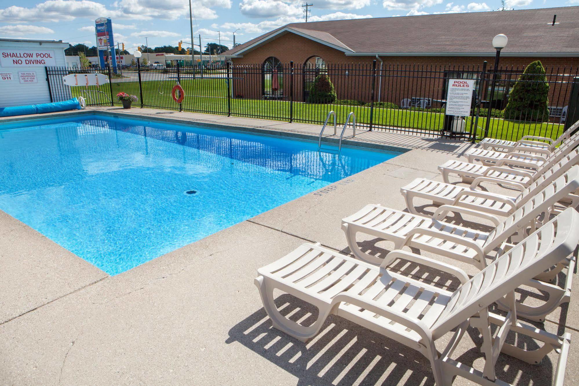 Super 8 By Wyndham Port Elgin Hotel Exterior foto